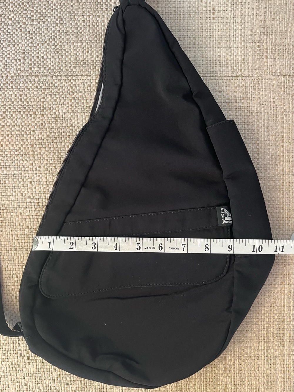 Ameribag Healthy Back Bag
Crossbody Sling
Black Nylon - Picture 6 of 7